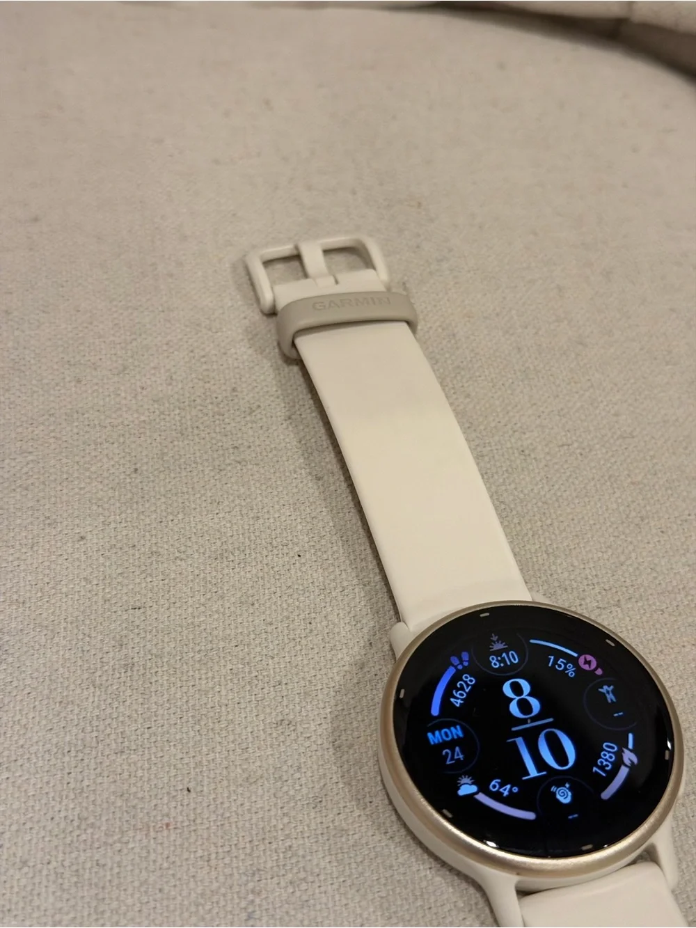 Garmin Vivoactive5 in ivory